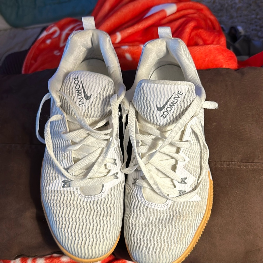 Nike ZOOMLIVE Kyrie Irving Men’s 10 EUC